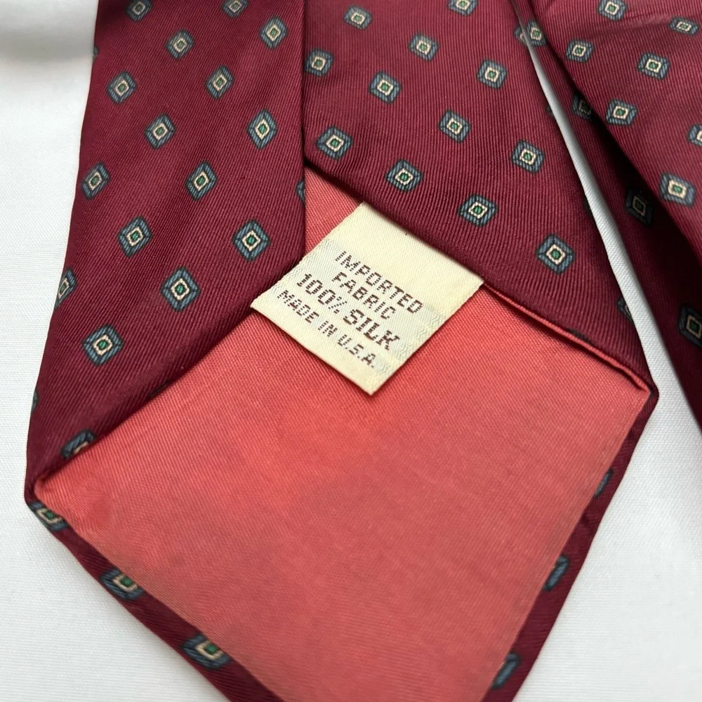 John Henry Silk Red Geometric Pattern Tie